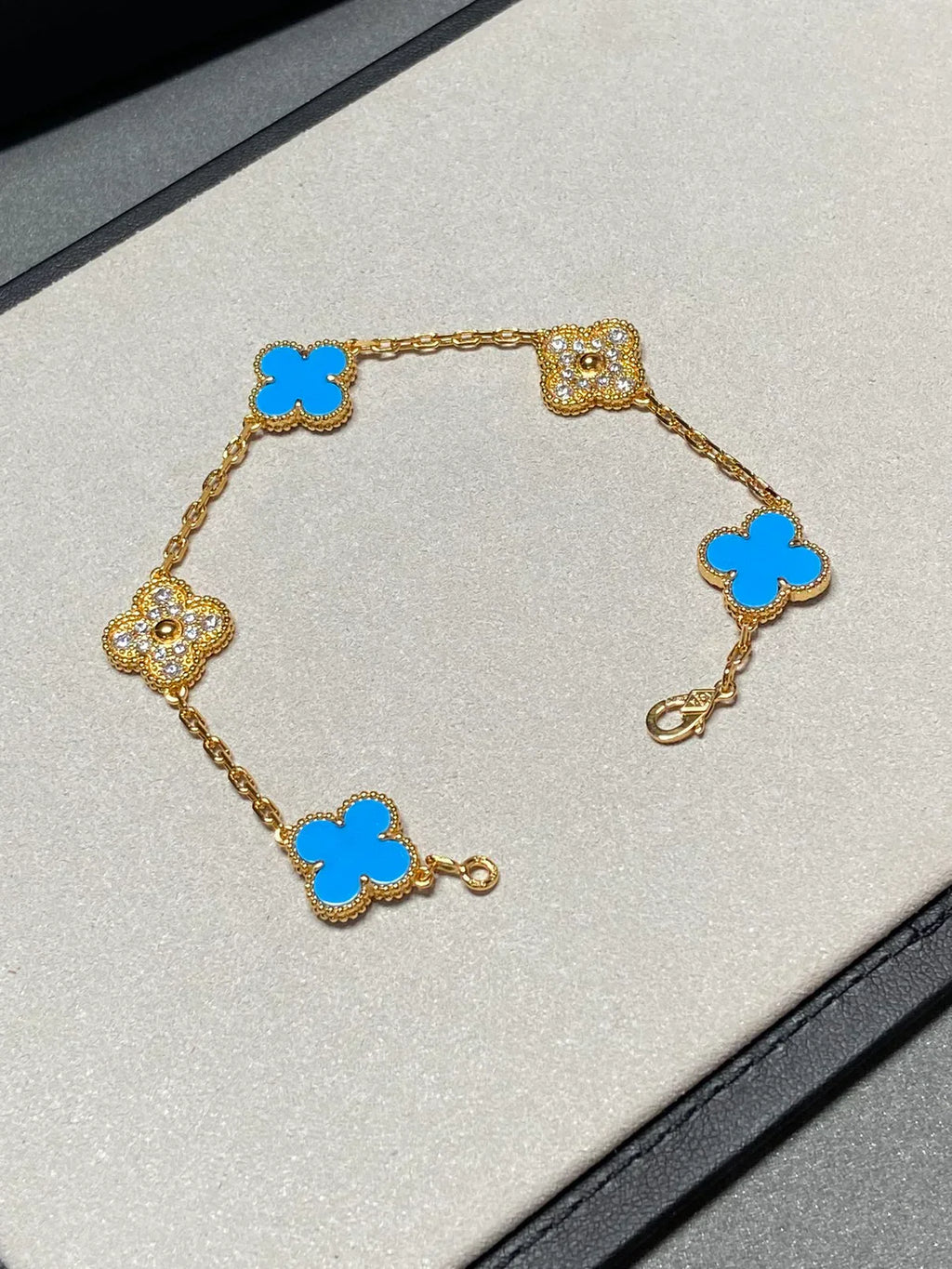 VCA CLOVER 5 MOTIF BLUE AGATE BRACELET COLLECTION
