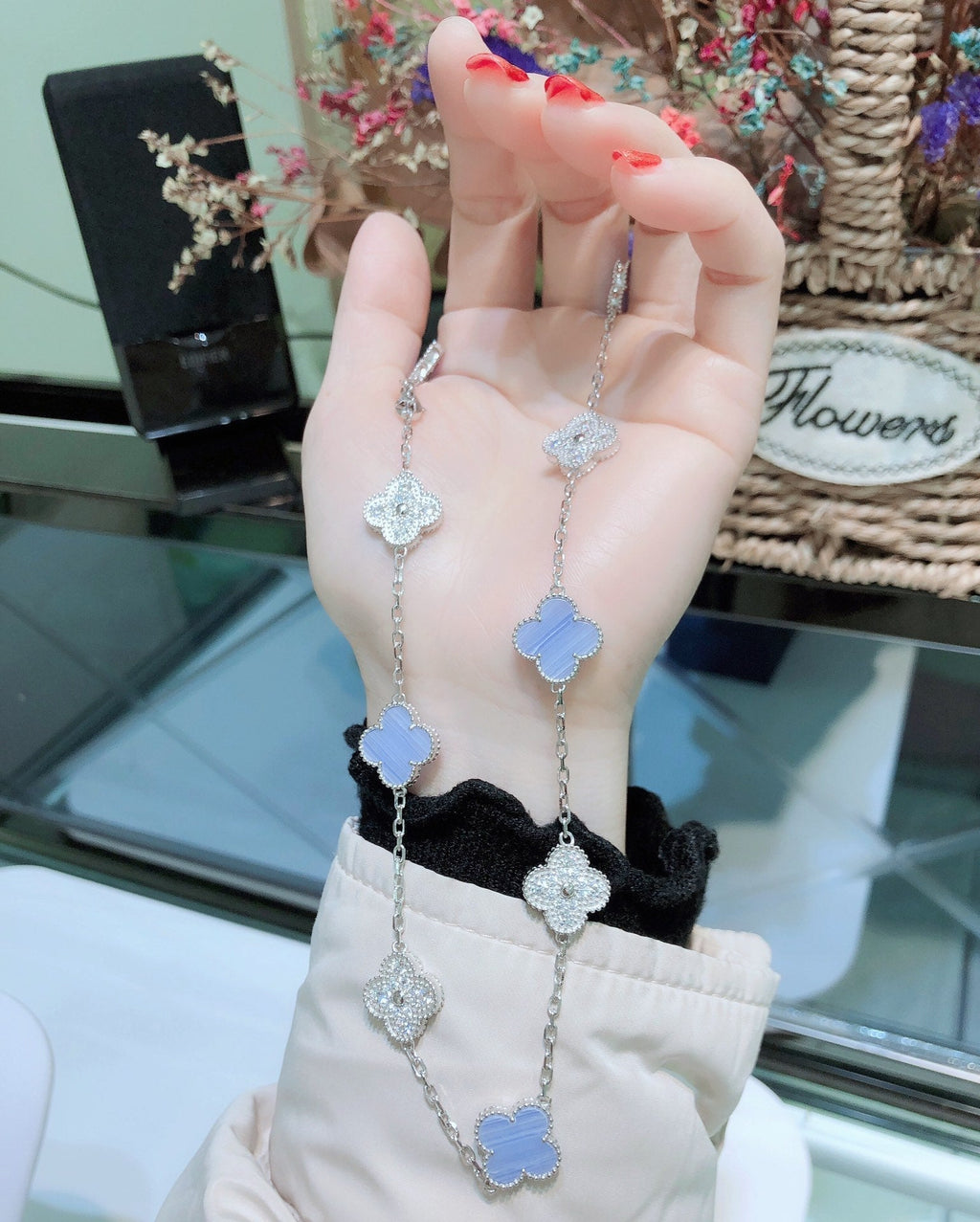 VCA CLOVER 10 MOTIFS CHALCEDONY DIAMONDS SILVER NECKLACE